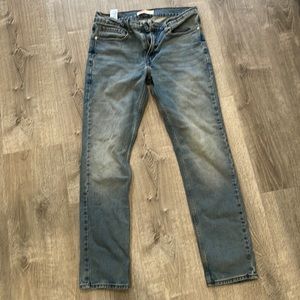 Levi’s signature slim jeans